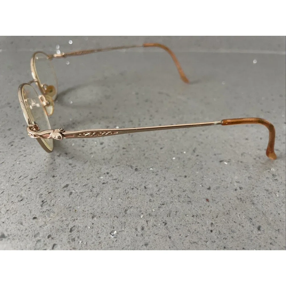 Elizabeth Arden this frames